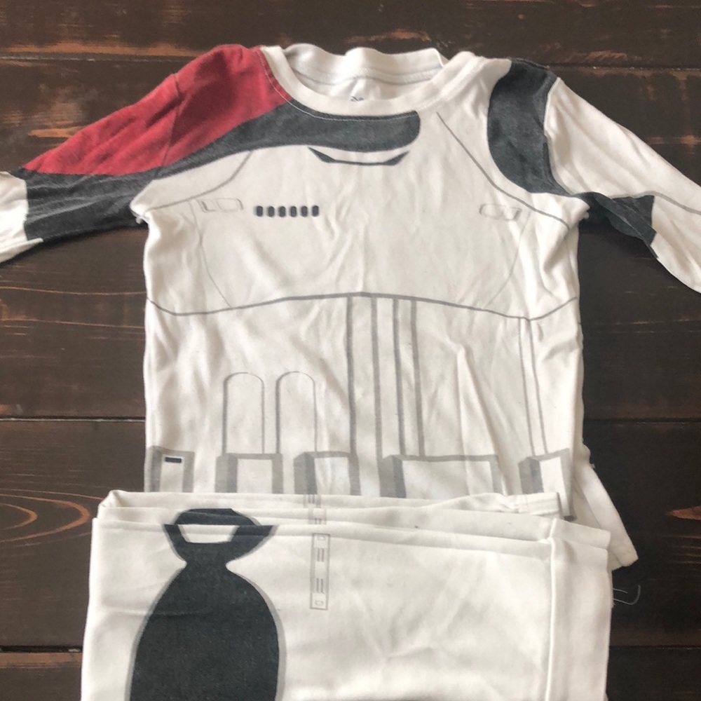 Star Wars Storm Trooper pajama set, size 6